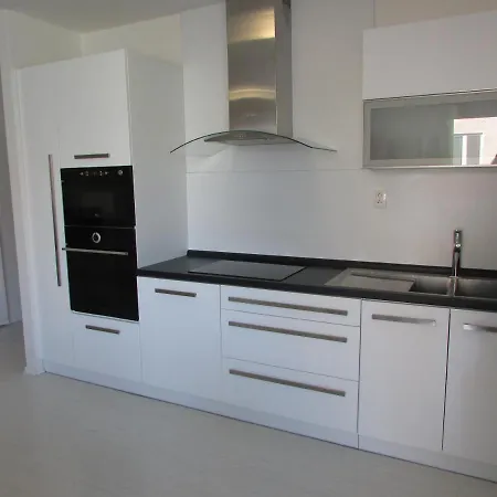 Martin City Stay - Elegant Apartment With Private Parking * Martin